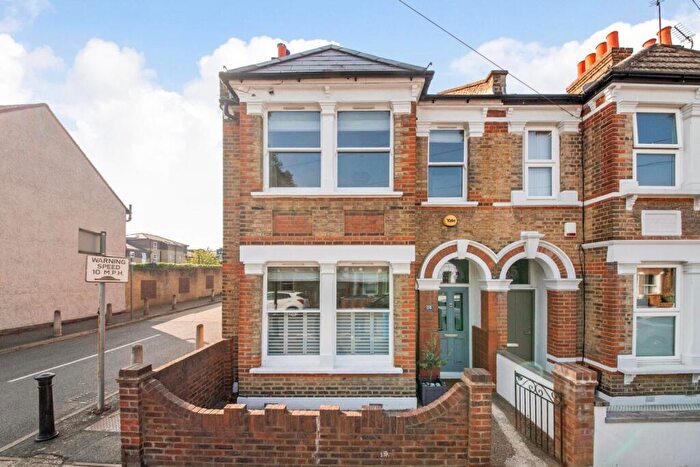 5 Bedroom House For Sale In St. Aidan's Road, East Dulwich, London, SE22