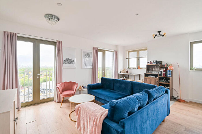 1 Bedroom Flat For Sale In Galley House, Gallions Reach, London, E16