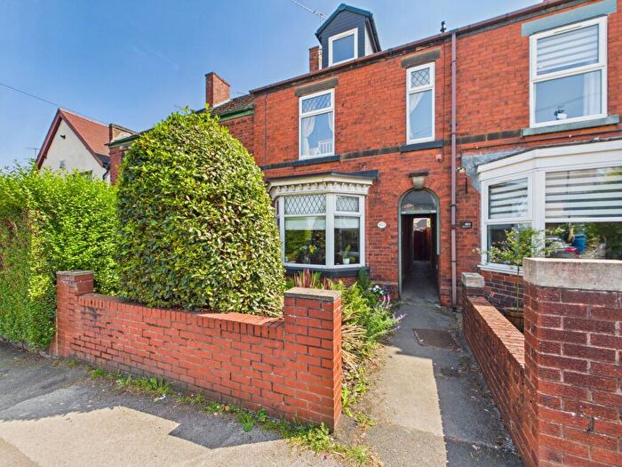 3 Bedroom Property For Sale In Chatsworth Road, Chesterfield, S40