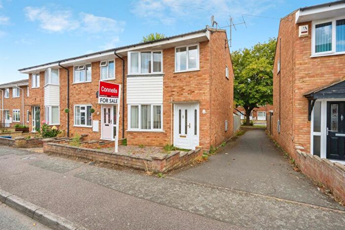 3 Bedroom Semi-Detached House For Sale In Farrer Street, Kempston, Bedford, MK42