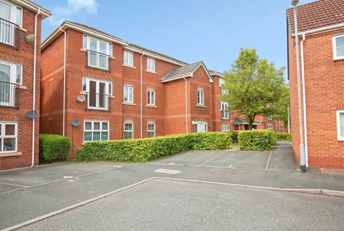 2 Bedroom Flat For Sale In Elan Court, Wilnecote, B77
