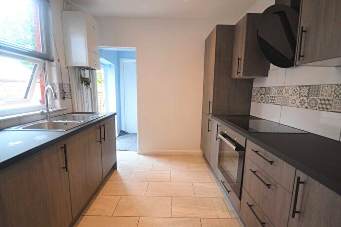 4 Bedroom Terraced House To Rent In Highgrove Street, Reading, RG1