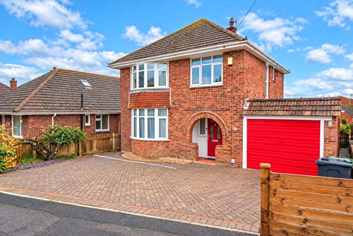 3 Bedroom Detached House For Sale In Shrubbery Lane, Wyke Regis, DT4