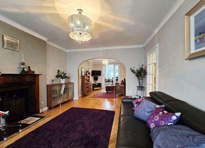 5 Bedroom Semi-Detached House To Rent In Blairderry Road, Streatham, SW2