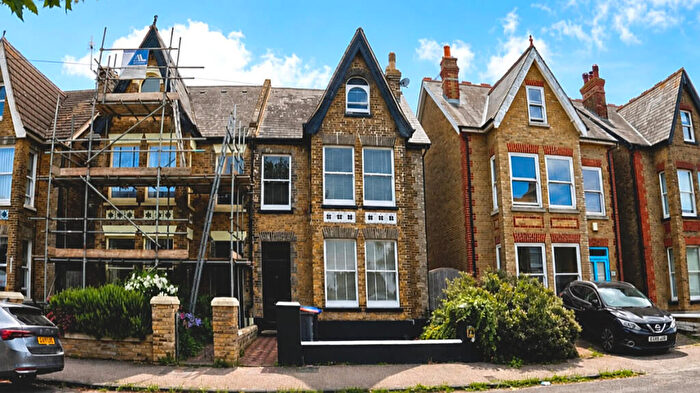 2 Bedroom Flat For Sale In Beacon Road, Herne Bay, CT6