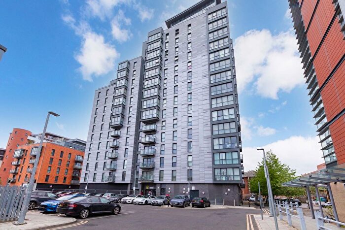 2 Bedroom Flat To Rent In Railway Terrace, Slough, SL2