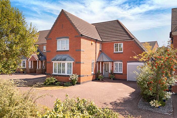 4 Bedroom Detached House For Sale In Beamont Close, Lutterworth, LE17