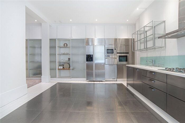 2 Bedroom Flat To Rent In Bedford Avenue, London, WC1B