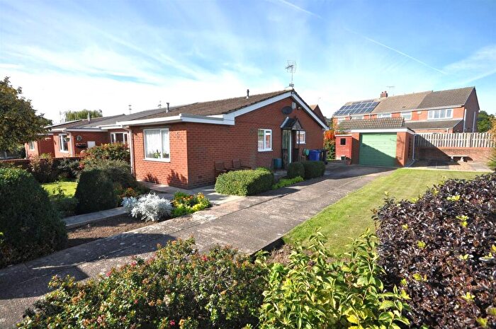 3 Bedroom Semi-Detached Bungalow For Sale In Malvern Close, Thorne, Doncaster, DN8