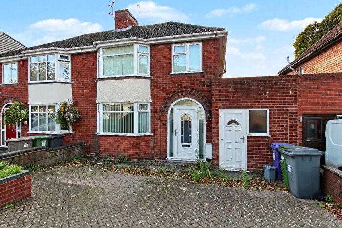 3 Bedroom Semi-Detached House For Sale In Deyncourt Road, Wednesfield, Wolverhampton, WV10