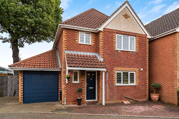 3 Bedroom Semi-Detached House For Sale In Oaktrees, Ash, Surrey, GU12