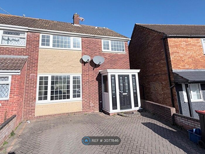 3 Bedroom Semi-Detached House To Rent In Middlesex Drive, Milton Keynes, MK3
