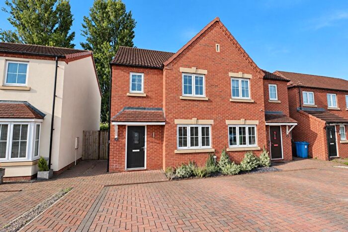 3 Bedroom Semi-Detached House For Sale In Lyon Avenue, Market Weighton, York, YO43