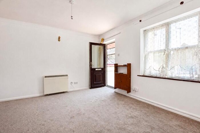 1 Bedroom Flat For Sale In The Wells, Finedon, NN9