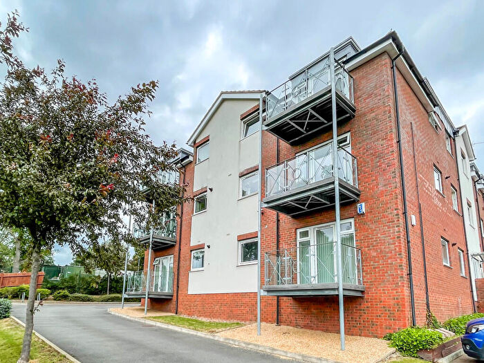 2 Bedroom Apartment To Rent In Croyland Road, Wellingborough, NN8