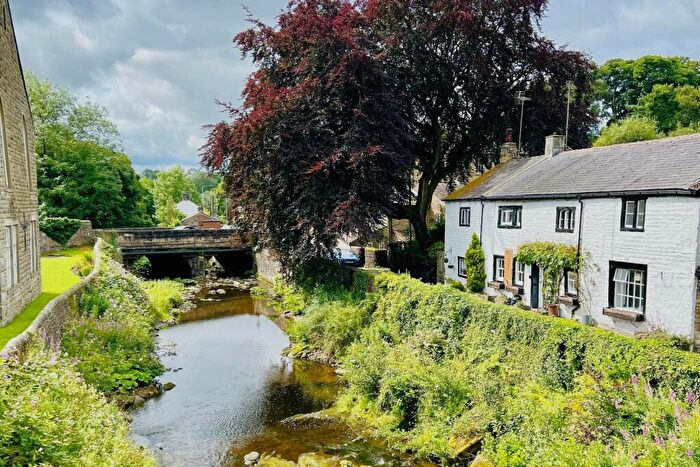 3 Bedroom Cottage For Sale In Foreside, Barrowford, BB9
