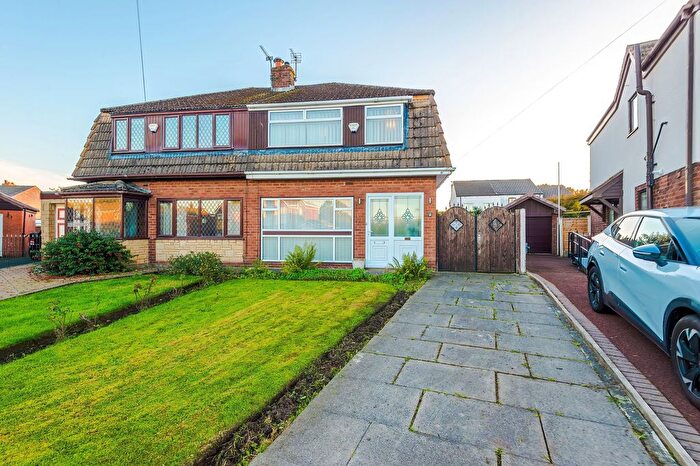 3 Bedroom Semi-Detached House For Sale In Kinross Avenue, Ashton-In-Makerfield, WN4