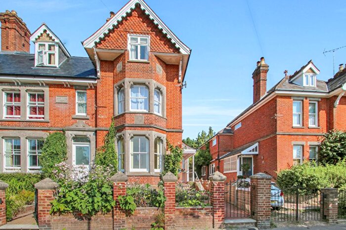 4 Bedroom End Of Terrace House For Sale In Oaks Road, Tenterden, TN30