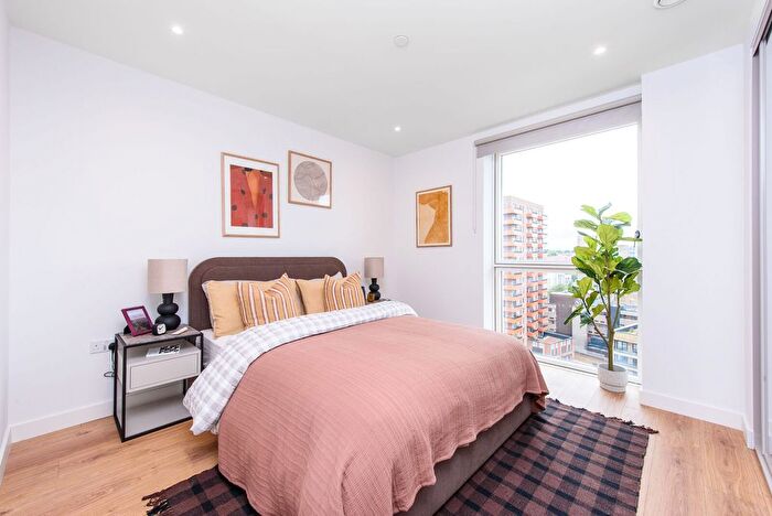 1 Bedroom Flat To Rent In Hartington House, Hendon, London, NW9