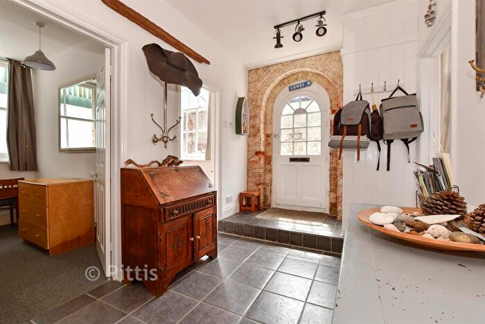 3 Bedroom Semi-Detached Bungalow For Sale In Bridge Road, East Cowes, Isle Of Wight, PO32