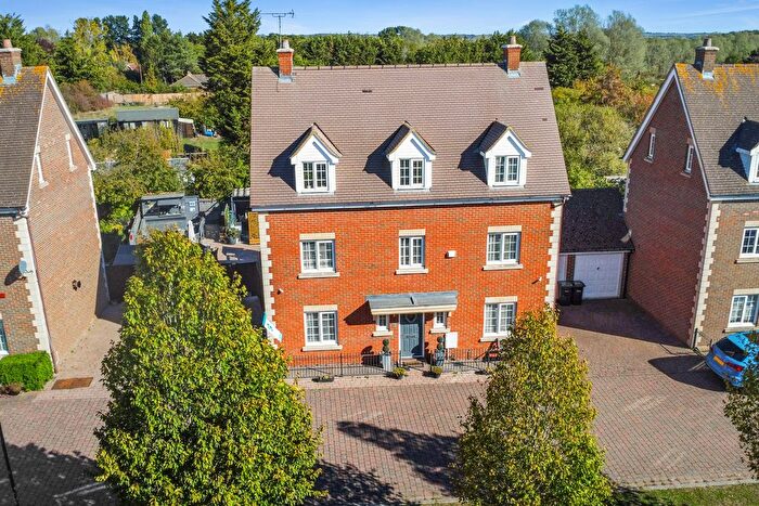5 Bedroom Town House For Sale In Park Drive, Tiptree, Colchester, CO5