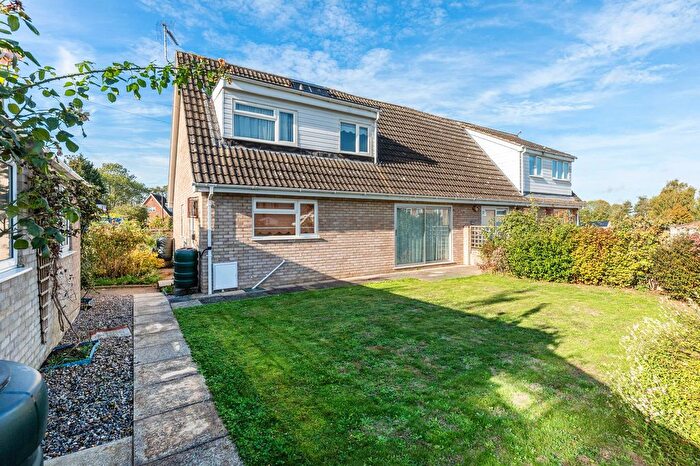 3 Bedroom Chalet For Sale In Cedar Drive, Loddon, NR14