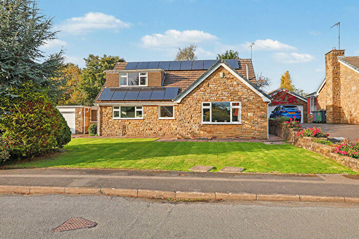 4 Bedroom Detached House For Sale In Hayfield Close, Wingerworth, Chesterfield, S42