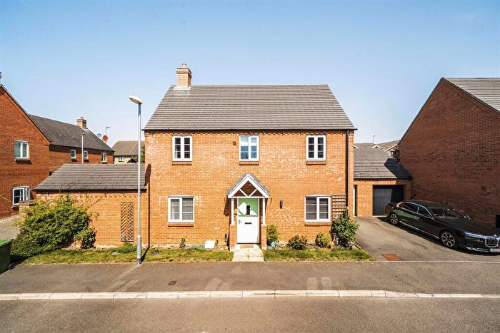 4 Bedroom Detached House For Sale In Freemans Way, Greens Norton, NN12