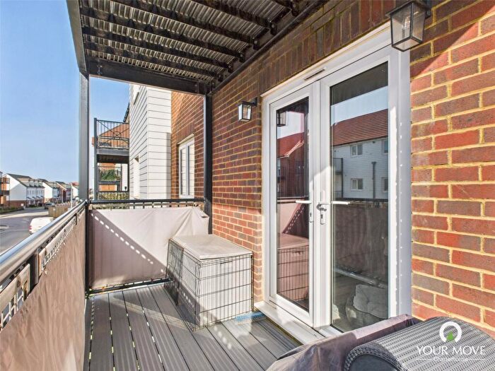 2 Bedroom Flat For Sale In Pictor Drive, Margate, Kent, CT9