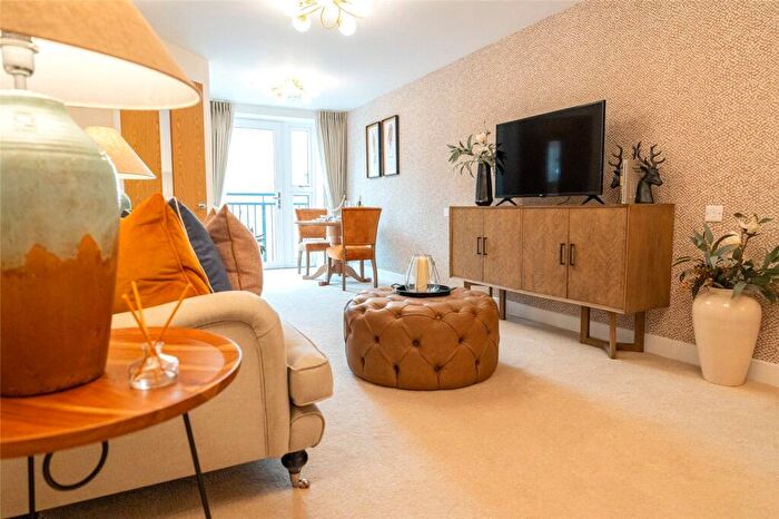 2 Bedroom Apartment For Sale In Flat William House, Thatcham, RG19