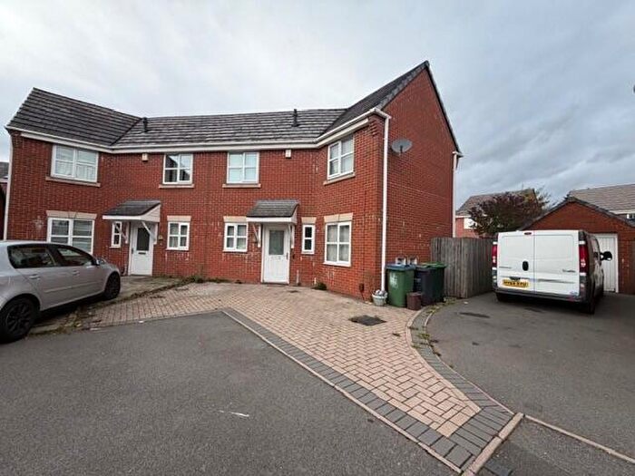 2 Bedroom House To Rent In York Crescent, B70