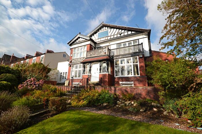 2 Bedroom Flat To Rent In Potternewton Lane, Chapel Allerton, Leeds, LS7