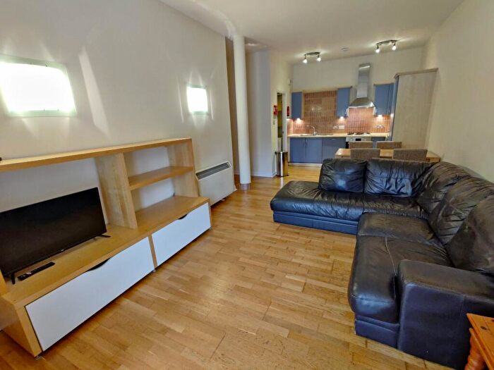 2 Bedroom Flat To Rent In Hermand Crescent, Edinburgh, EH11