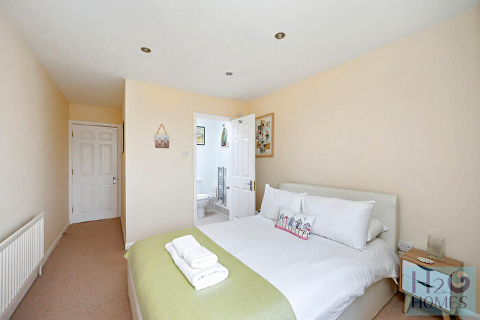 2 Bedroom Apartment To Rent In Victory Mews, Brighton Marina Village, BN2