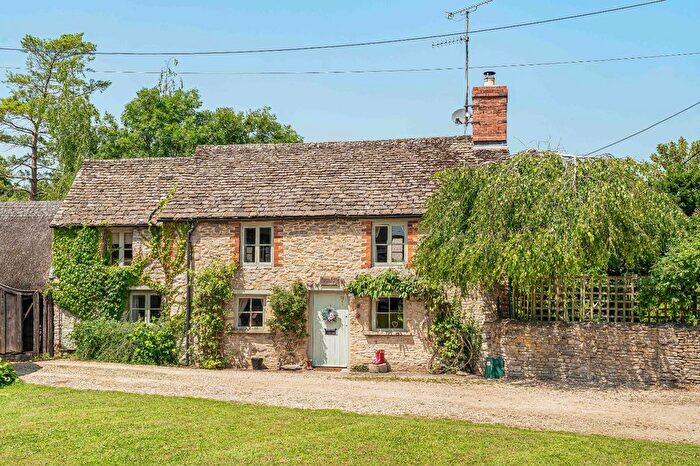 3 Bedroom Detached House For Sale In High Street, Kempsford, Fairford, Gloucestershire, GL7