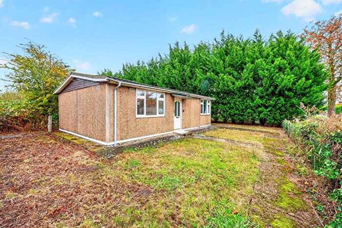 2 Bedroom Bungalow For Sale In Magdalen Road, Tilney St. Lawrence, King's Lynn, PE34