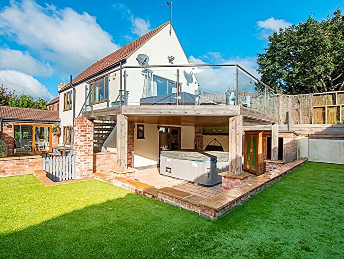 5 Bedroom Cottage For Sale In Main Street, West Stockwith, DN10