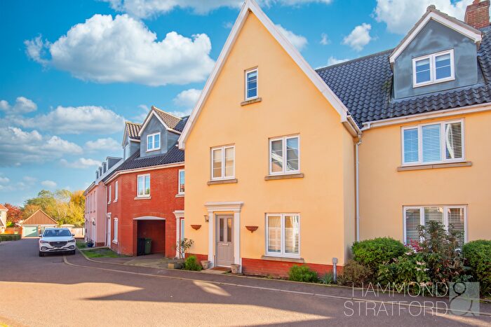 4 Bedroom Town House For Sale In Crown Meadow, Kenninghall, NR16