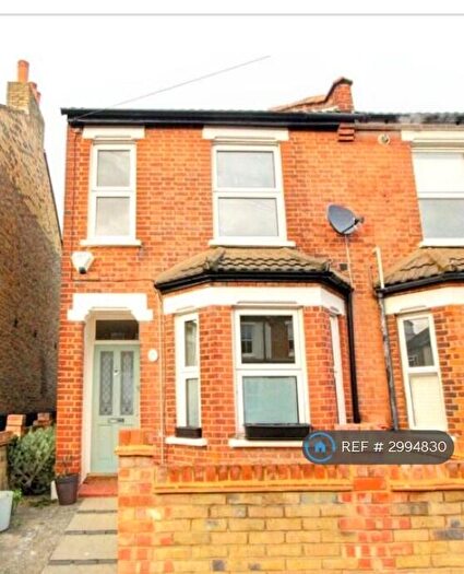 3 Bedroom Semi-Detached House To Rent In Victoria Road, Bromley, BR2