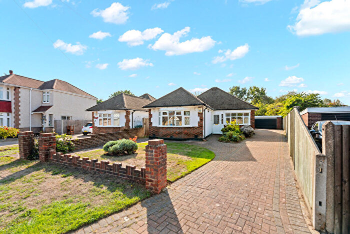 3 Bedroom Detached Bungalow For Sale In Tower View, Croydon, CR0