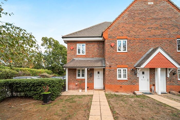 2 Bedroom End Of Terrace House For Sale In Cookham Road, Maidenhead, SL6