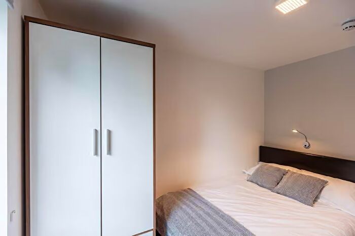 1 Bedroom Flat To Rent In Servia Road, Leeds, LS7