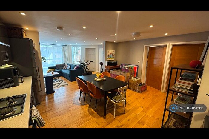 2 Bedroom Flat To Rent In Millers Road, Brighton, BN1