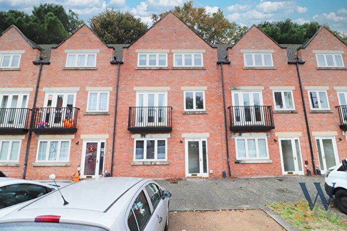 3 Bedroom Semi-Detached House To Rent In St Marys Paddock, Wellingborough, NN8