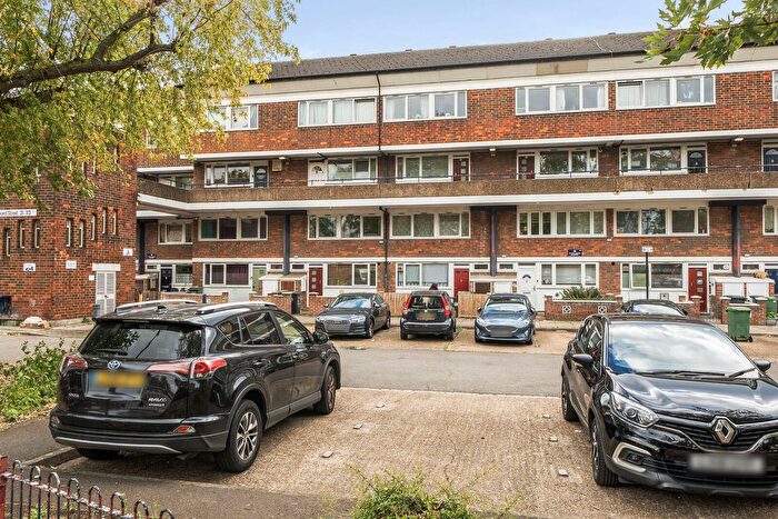 3 Bedroom Maisonette For Sale In Edward Street, Deptford, Deptford, London, SE8
