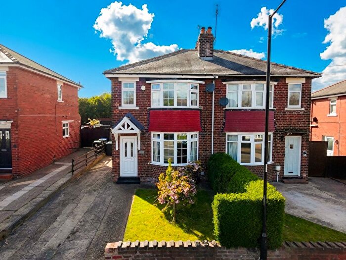 3 Bedroom Semi-Detached House For Sale In Ingleborough Drive, Doncaster, DN5