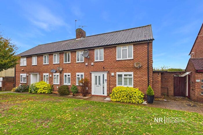 2 Bedroom Maisonette For Sale In Bridge Road, Chessington, Surrey., KT9