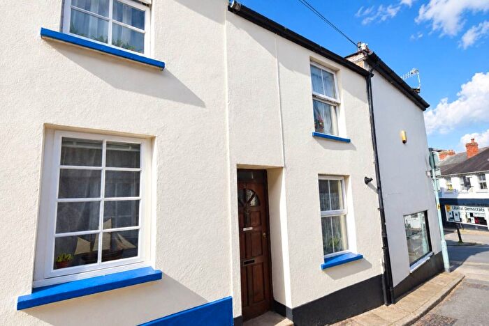 2 Bedroom Property To Rent In Bideford, Devon, EX39