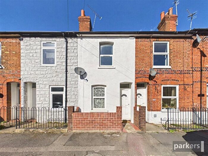 2 Bedroom Terraced House To Rent In Waldeck Street, Reading, Berkshire, RG1