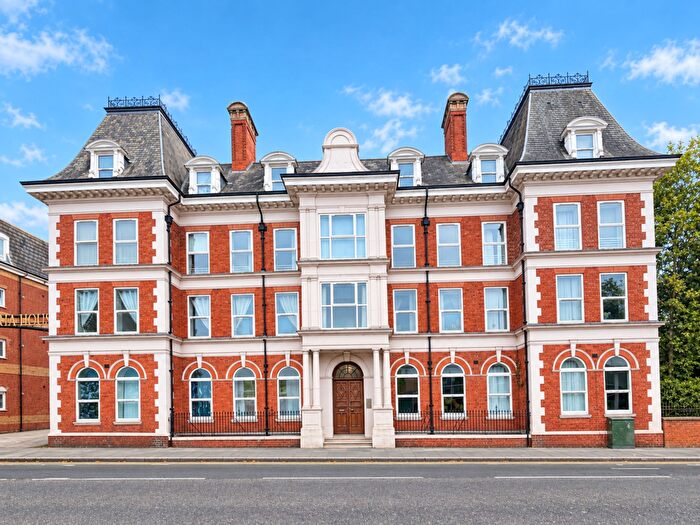 2 Bedroom Apartment To Rent In High Street, Rushden, NN10